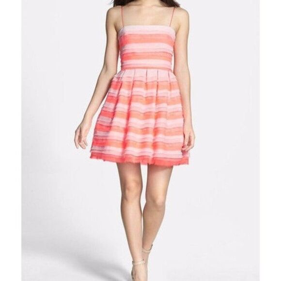 Erin Fetherston Azalea Size 10 Tiered Dress - New - Picture 1 of 6